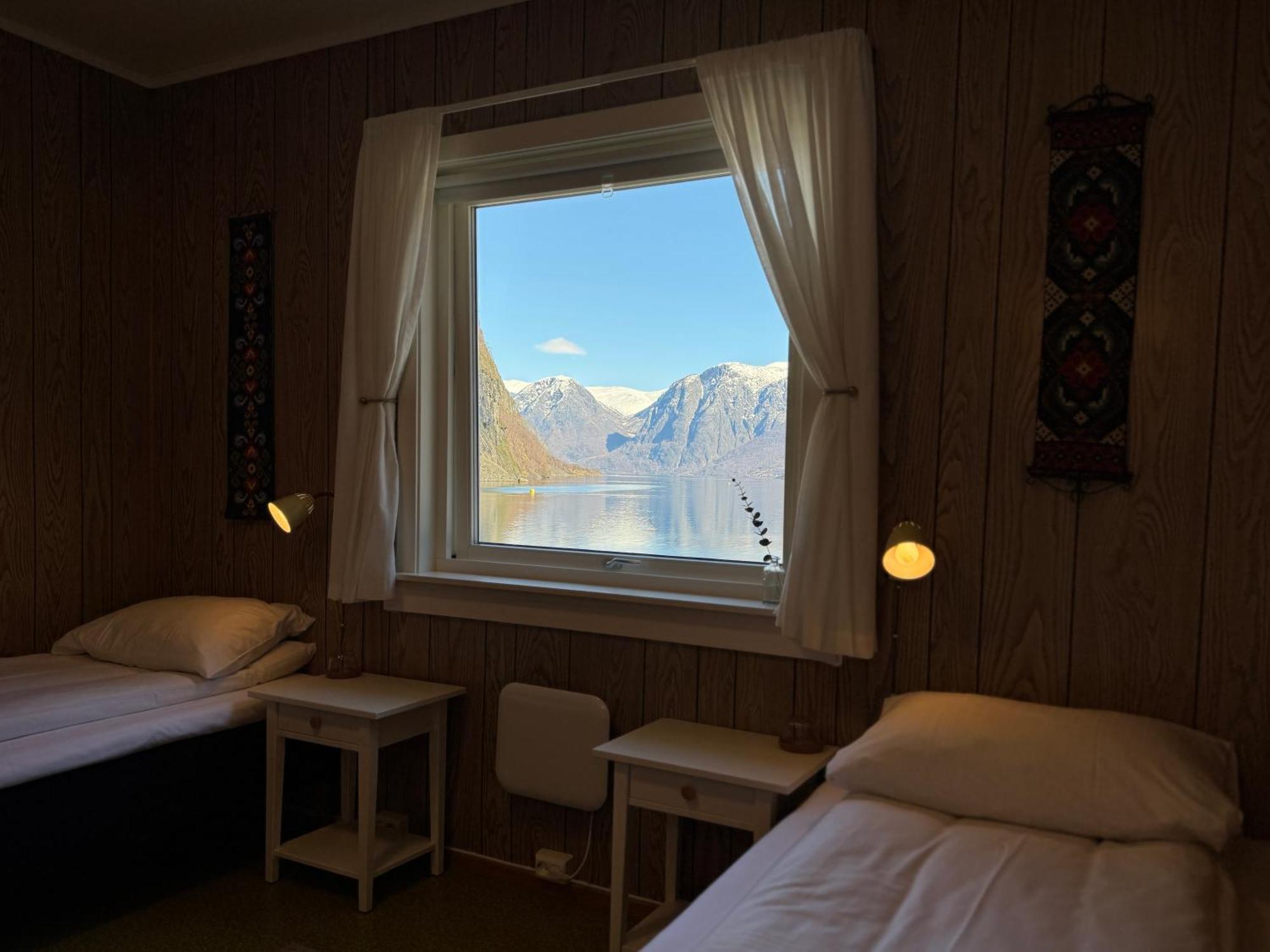 Svingen Guesthouse - Panoramic Fjord Views In Флам Экстерьер фото