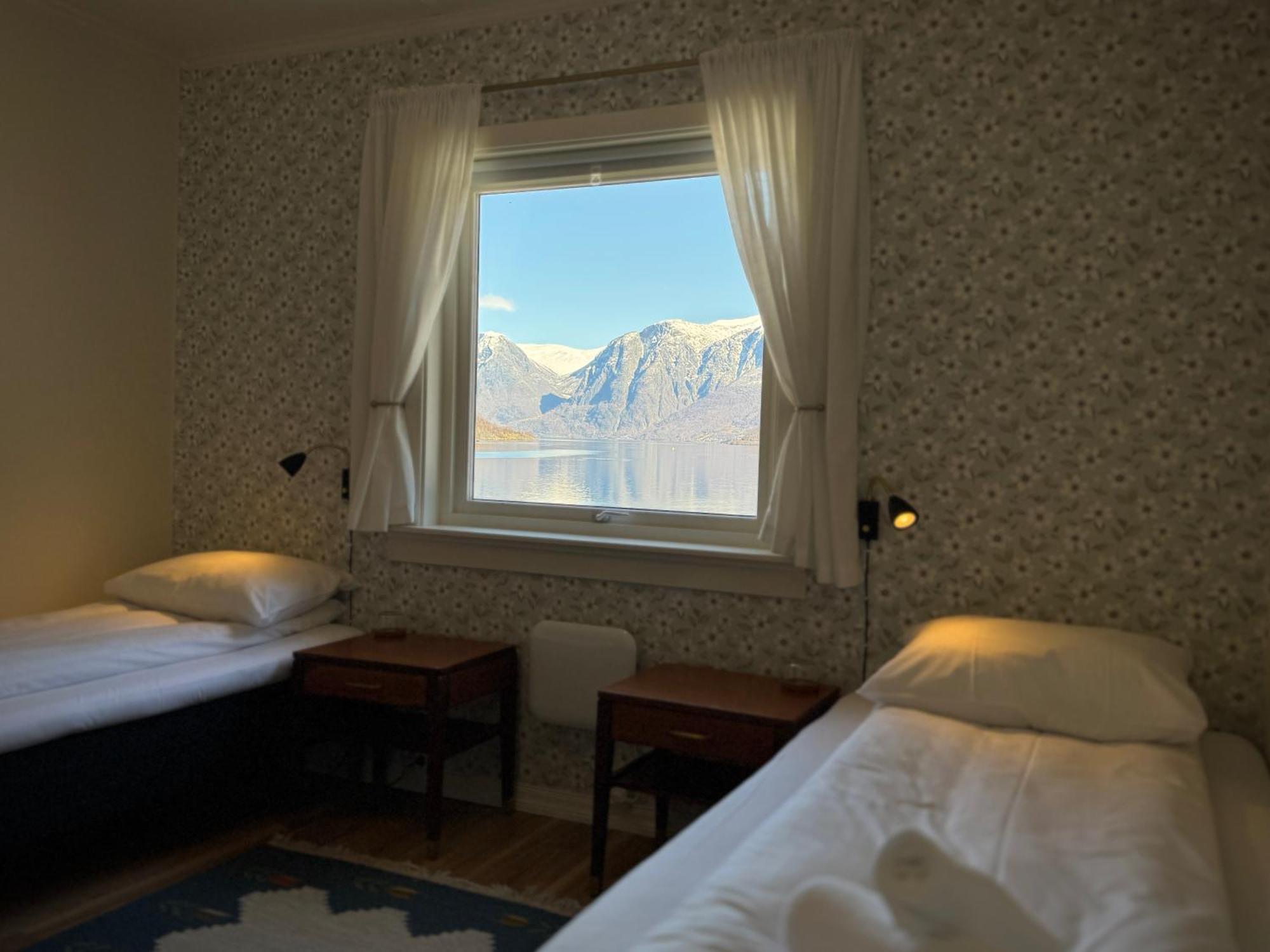 Svingen Guesthouse - Panoramic Fjord Views In Флам Экстерьер фото