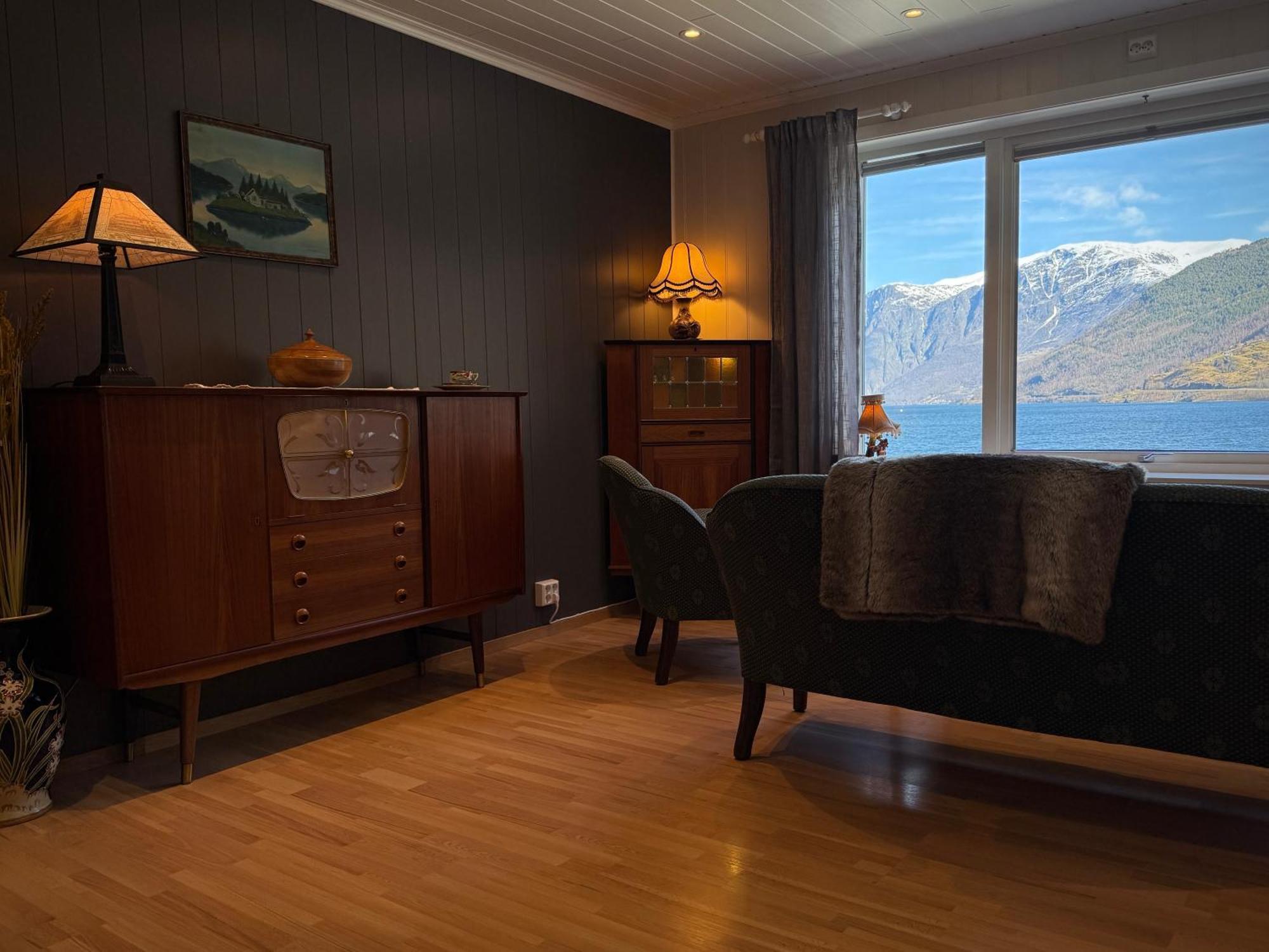 Svingen Guesthouse - Panoramic Fjord Views In Флам Экстерьер фото